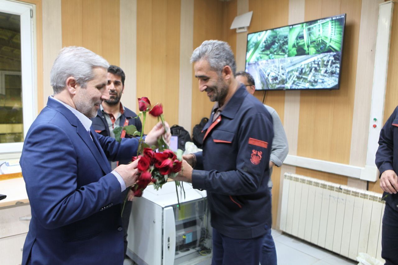 حضور مدیرعامل شرکت ملی صنایع مس ایران همزمان با تحویل سال ۱۴۰۲ در مجتمع مس سونگون حضور مدیرعامل شرکت ملی صنایع مس ایران همزمان با تحویل سال ۱۴۰۲ در مجتمع مس سونگون