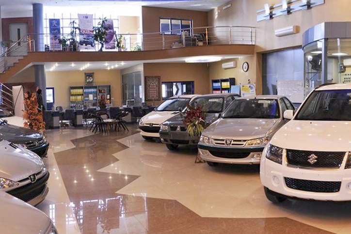 نمایندگی‌ها از فروش خودرو خارج از ضوابط خودداری کنند
