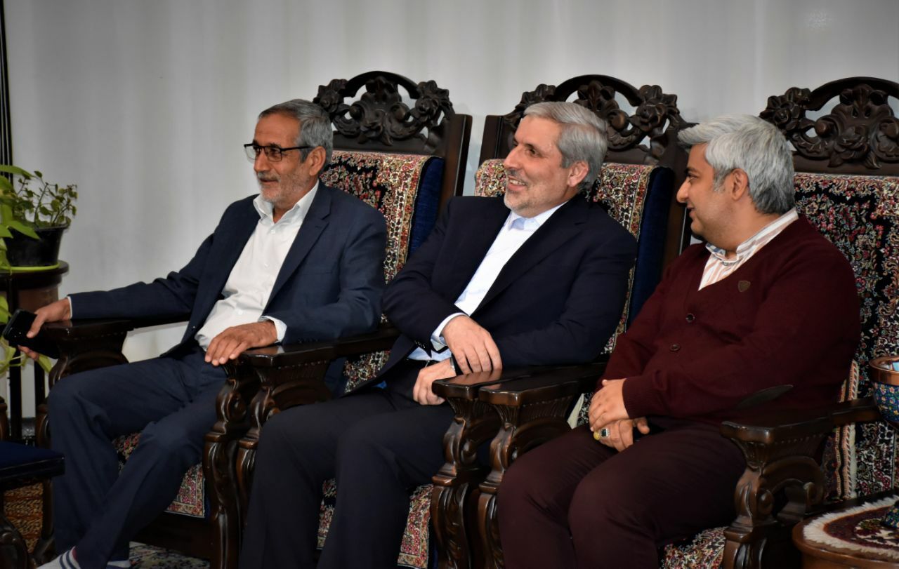 دیدار نوروزی مدیرعامل شرکت مس با خانواده شهید والامقام «مجید زینلی»، از شهدای صنعت مس دیدار نوروزی مدیرعامل شرکت مس با خانواده شهید والامقام «مجید زینلی»، از شهدای صنعت مس
