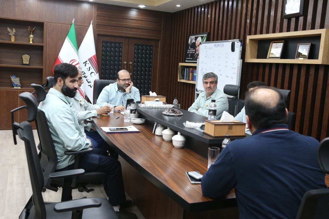 دیدار چهره به چهره مدیرعامل با کارکنان شرکت فولاد خوزستان دیدار چهره به چهره مدیرعامل با کارکنان شرکت فولاد خوزستان