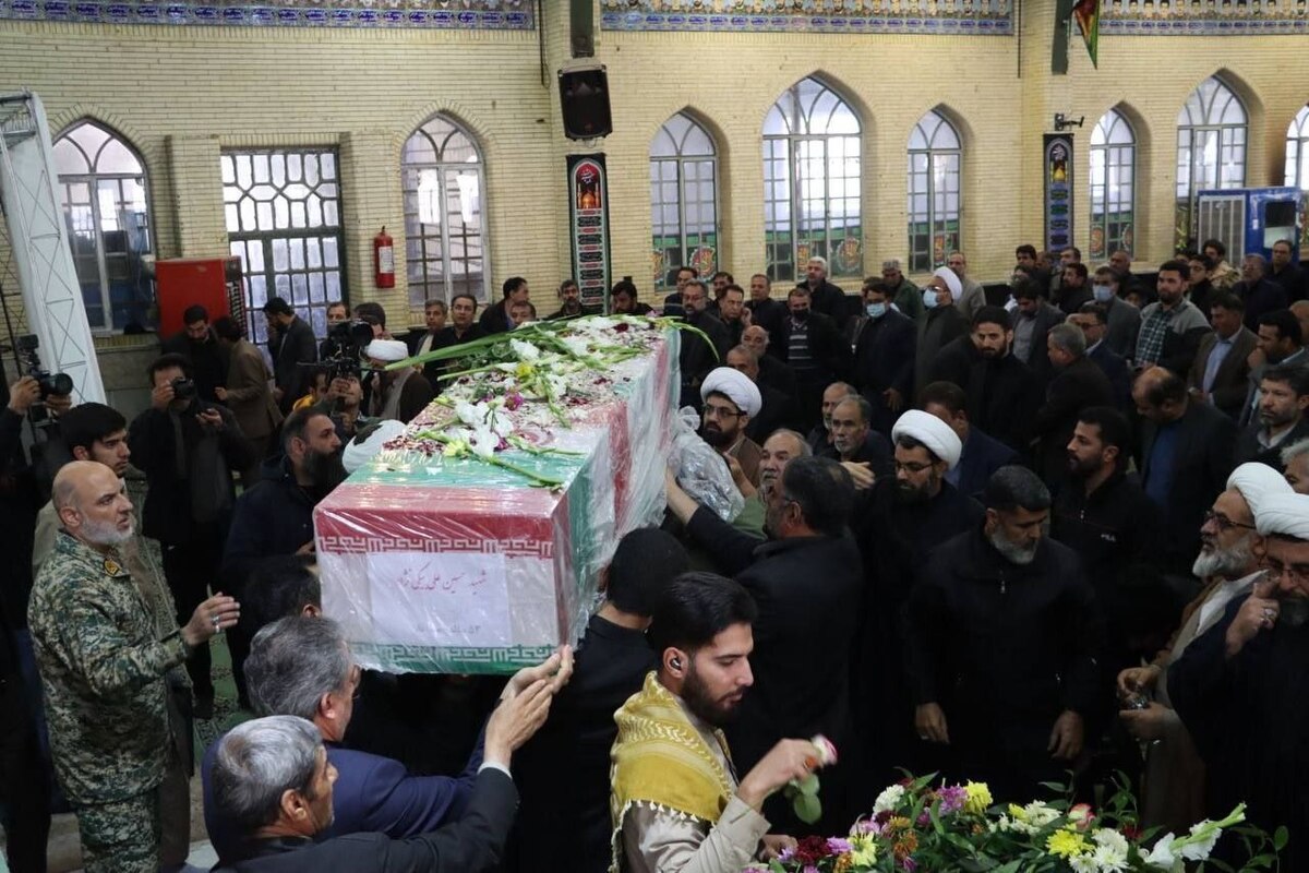 وداع باشکوه مردم سیرجان با شهید حسین علی‌بیگی