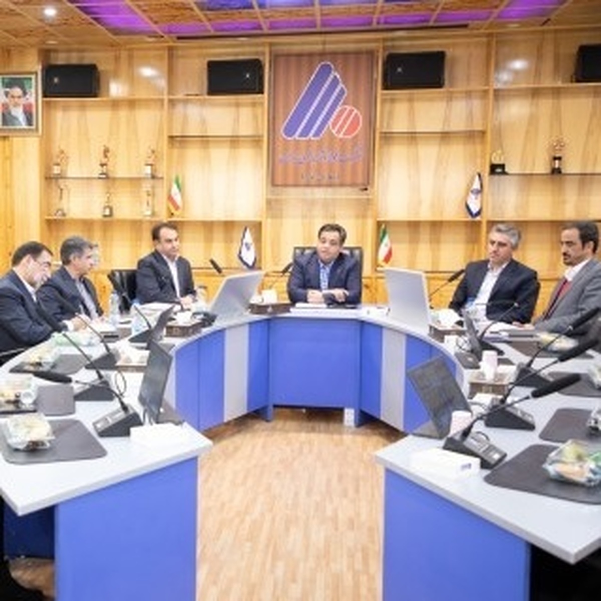 امکان ارتقای کاری برای بانوان مهیا است