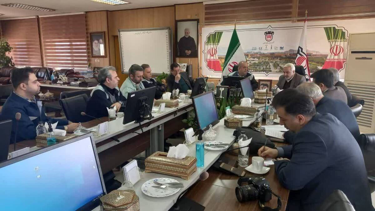 نشست مشترک بازرسی کل استان اصفهان با ذوب‌ آهن اصفهان