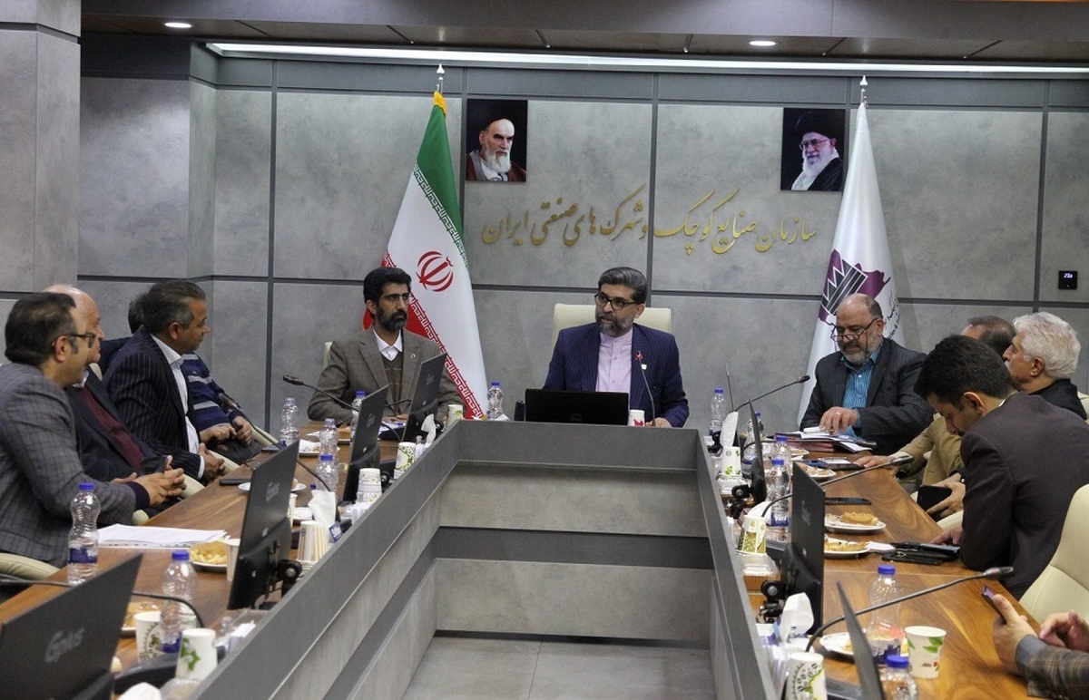 معاون وزیر صمت با نمایندگان خانه‌های صنعت، معدن و تجارت کشور دیدار کرد