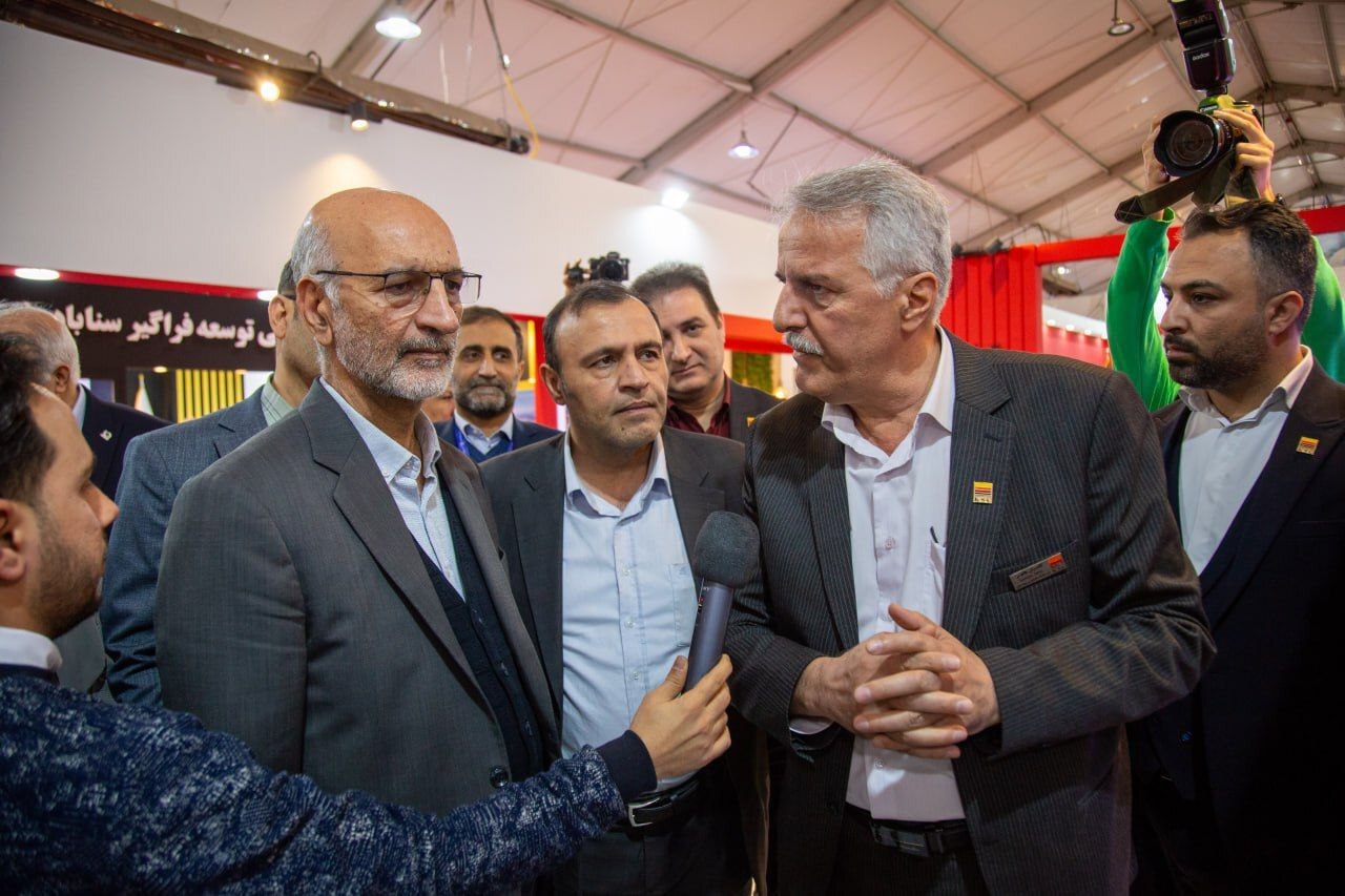 آخرین روز برگزاری نمایشگاه ملی فولاد ایران با حضور معاون وزیر صمت در غرفه فولاد خوزستان همراه بود آخرین روز برگزاری نمایشگاه ملی فولاد ایران با حضور معاون وزیر صمت در غرفه فولاد خوزستان همراه بود