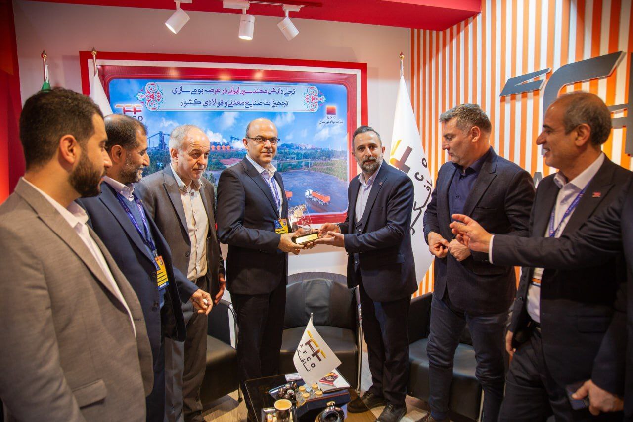آخرین روز برگزاری نمایشگاه ملی فولاد ایران با حضور معاون وزیر صمت در غرفه فولاد خوزستان همراه بود آخرین روز برگزاری نمایشگاه ملی فولاد ایران با حضور معاون وزیر صمت در غرفه فولاد خوزستان همراه بود