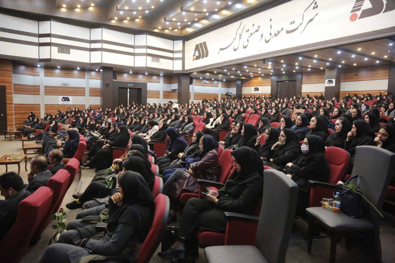 آیین تجلیل از بانوان شاغل در منطقه گلگهر آیین تجلیل از بانوان شاغل در منطقه گلگهر
