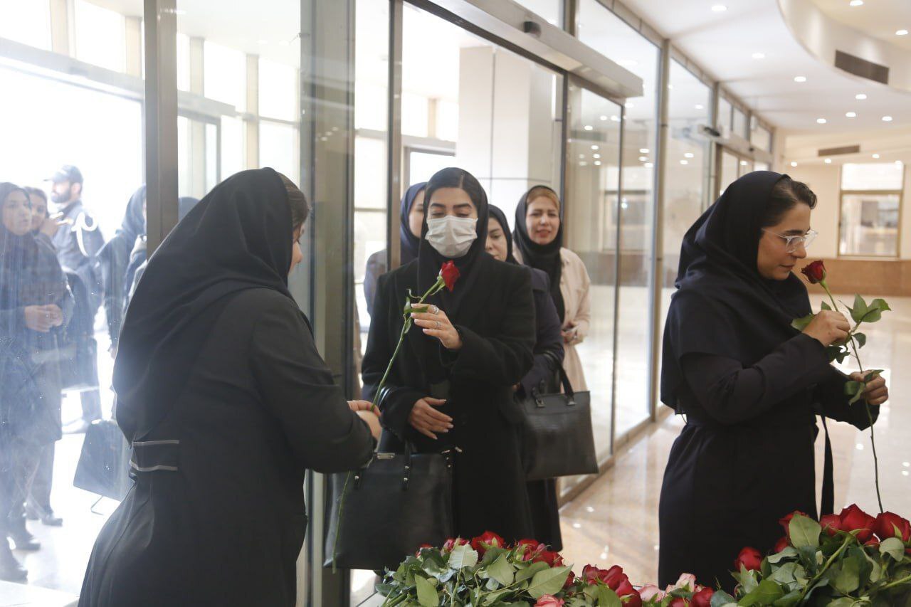 آیین تجلیل از بانوان شاغل در منطقه گلگهر آیین تجلیل از بانوان شاغل در منطقه گلگهر