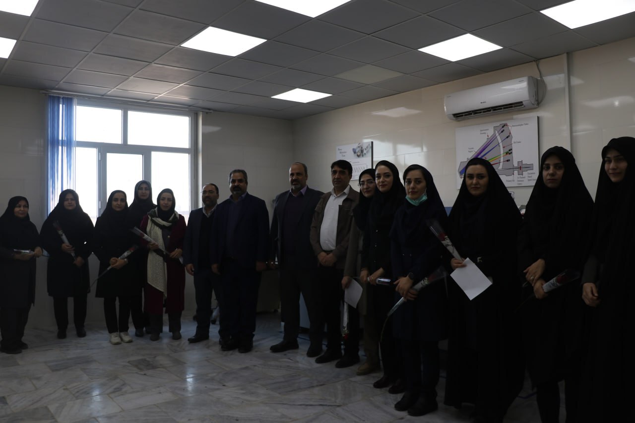 شایستگی مهمترین اصل در سپردن مسوولیتهای مدیریتی در شرکت آلومینای ایران شایستگی مهمترین اصل در سپردن مسوولیتهای مدیریتی در شرکت آلومینای ایران