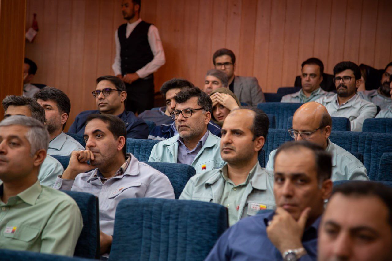 در هر شرکت فولادی موفق در کشور، ردپای کارکنان شرکت فولاد خوزستان دیده میشود در هر شرکت فولادی موفق در کشور، ردپای کارکنان شرکت فولاد خوزستان دیده میشود