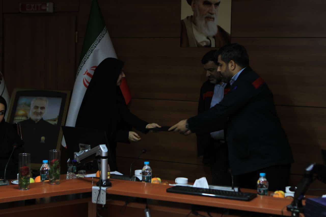 برگزاری مراسم گرامیداشت روز زن در فولاد اکسین خوزستان/ بانوان اکسینی تجلیل شدند برگزاری مراسم گرامیداشت روز زن در فولاد اکسین خوزستان/ بانوان اکسینی تجلیل شدند