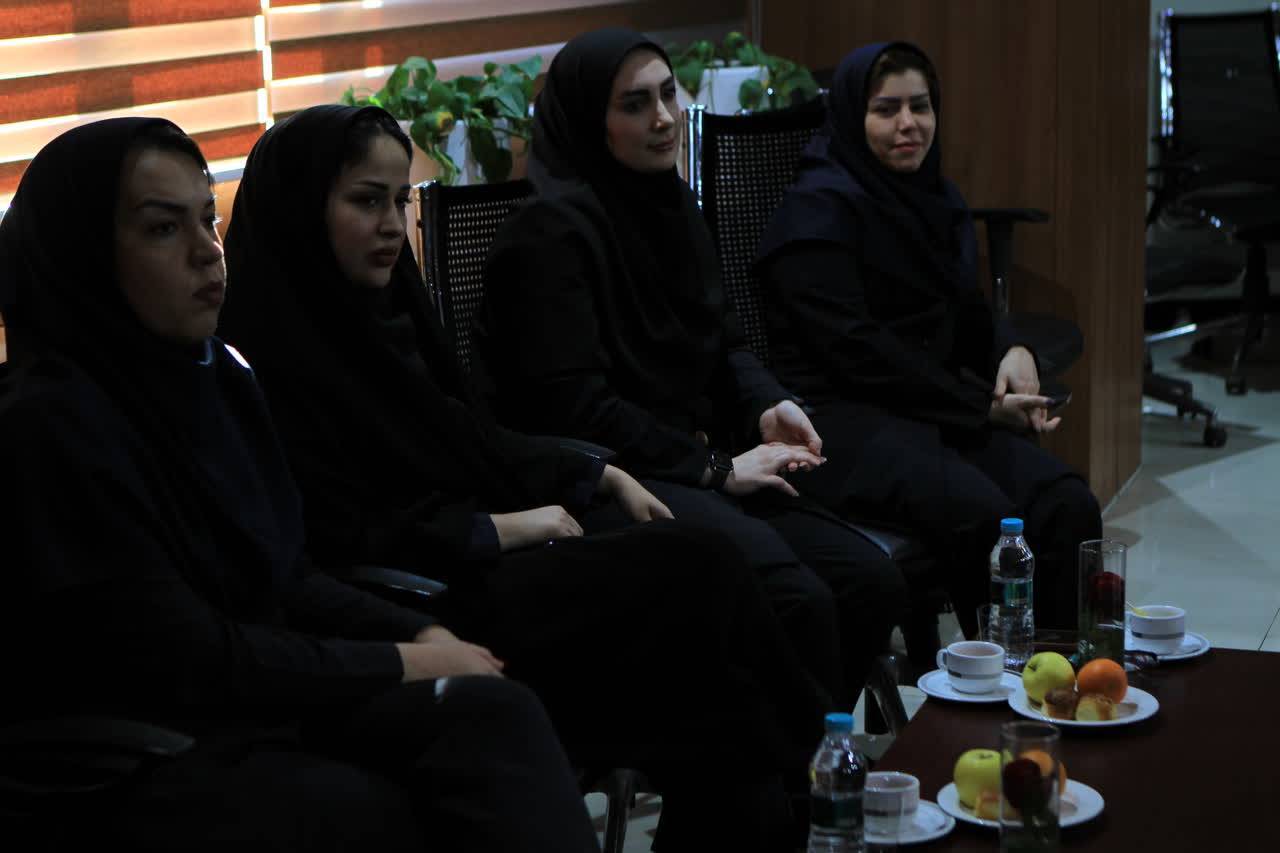 برگزاری مراسم گرامیداشت روز زن در فولاد اکسین خوزستان/ بانوان اکسینی تجلیل شدند برگزاری مراسم گرامیداشت روز زن در فولاد اکسین خوزستان/ بانوان اکسینی تجلیل شدند