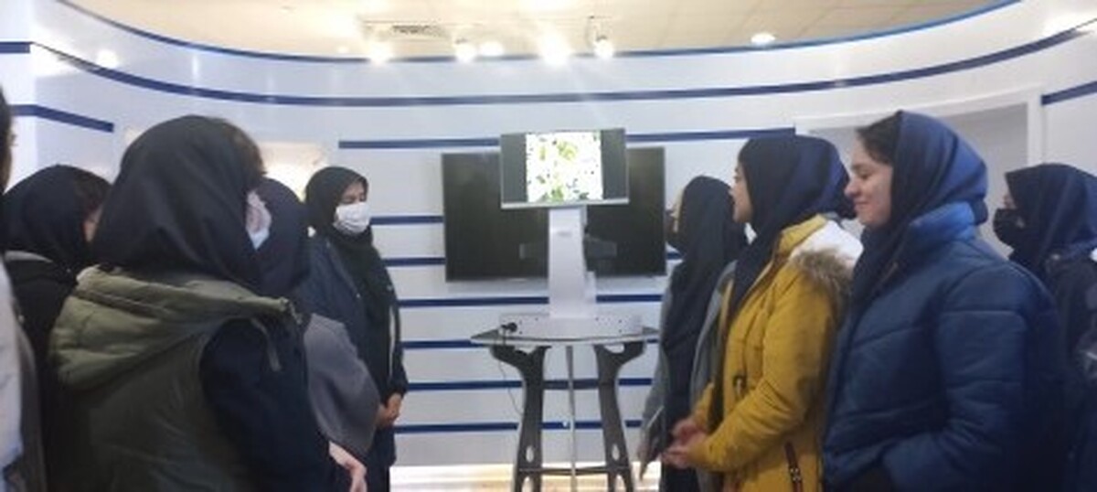 تجهیز پارک موزه علوم زمین مشهد به میکروسکوپ مخصوص جهت تشخیص سنگ‌ها، فسیل‌ها و کانی‌های معدنی به‌طور ملموس