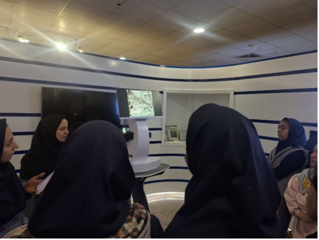 تجهیز پارک موزه علوم زمین مشهد به میکروسکوپ مخصوص جهت تشخیص سنگ‌ها، فسیل‌ها و کانی‌های معدنی به‌طور ملموس