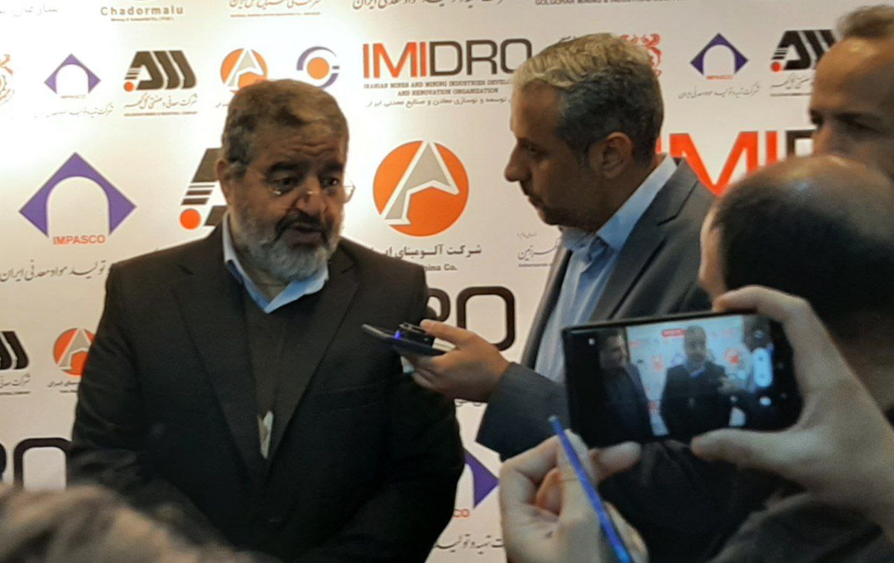 بازدید رئیس سازمان پدافند غیرعامل کشور از غرفه شرکت آلومینای ایران بازدید رئیس سازمان پدافند غیرعامل کشور از غرفه شرکت آلومینای ایران