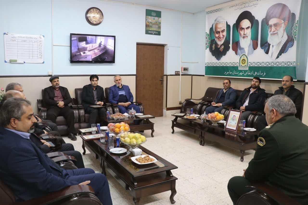 دیدار مدیرعامل شرکت آلومینای ایران به همراه تعدادی از معاونین و مدیران این مجموعه با سرهنگ قندی فرمانده نیروی انتظامی شهرستان جاجرم دیدار مدیرعامل شرکت آلومینای ایران به همراه تعدادی از معاونین و مدیران این مجموعه با سرهنگ قندی فرمانده نیروی انتظامی شهرستان جاجرم