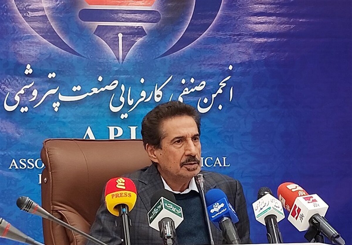 تعلل وزارت نفت در آغاز سرمایه‌گذاری پتروشیمی‌ها در میادین گازی