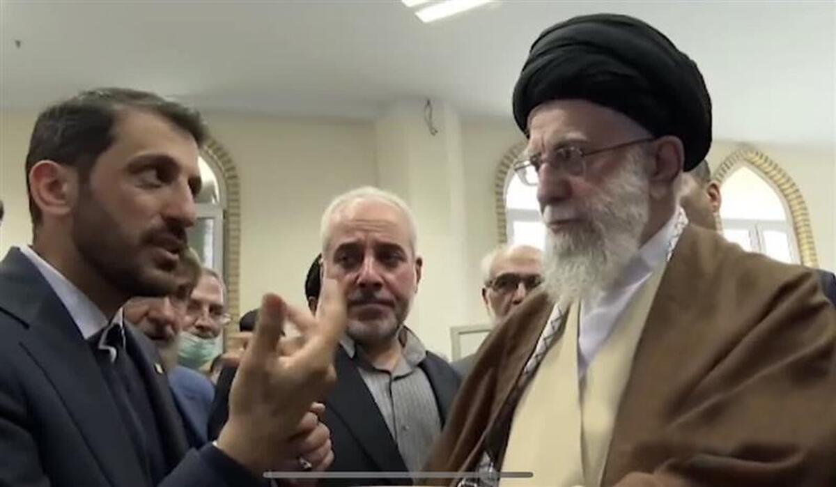 مدیرعامل فولاد مبارکه آخرین دستاورد‌های این شرکت را به مقام معظم رهبری ارائه کرد
