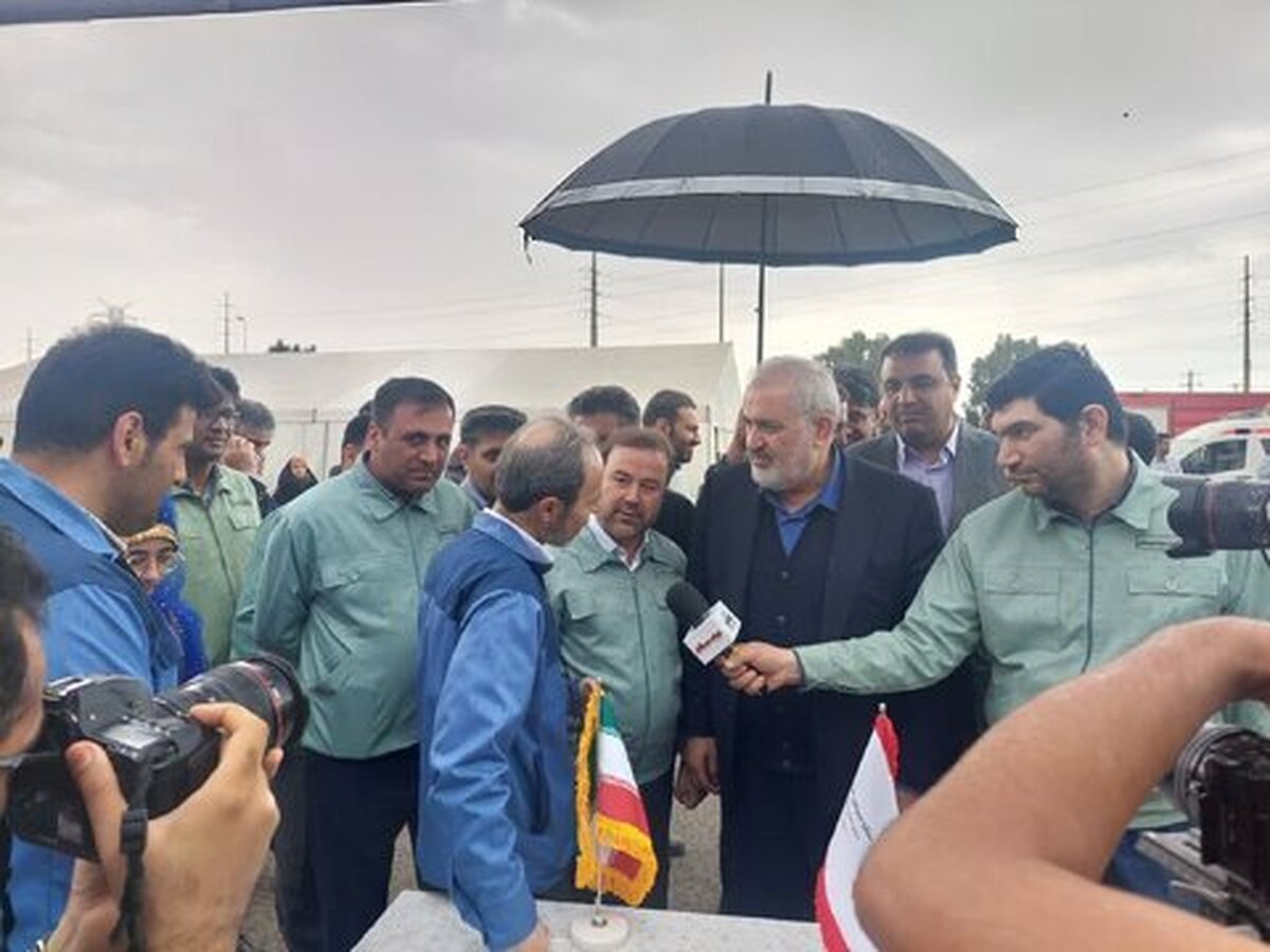 وزیر صمت از غرفه‌های نمایشگاهی دستاورد‌های شرکت فولاد هرمزگان بازدید کرد