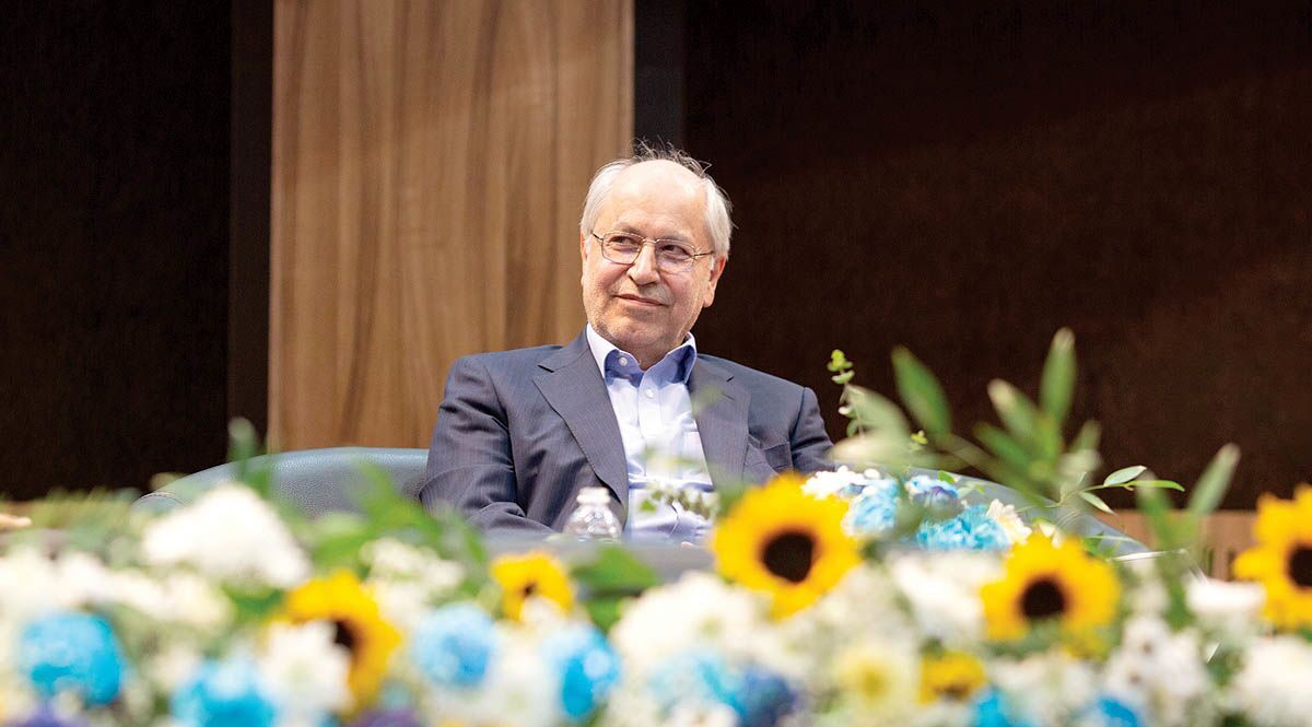 درس‌های ماندگار آموزگار «اقتصاد ایران»/ گزارش مراسم بزرگداشت دکتر مسعود نیلی در دانشگاه شریف
