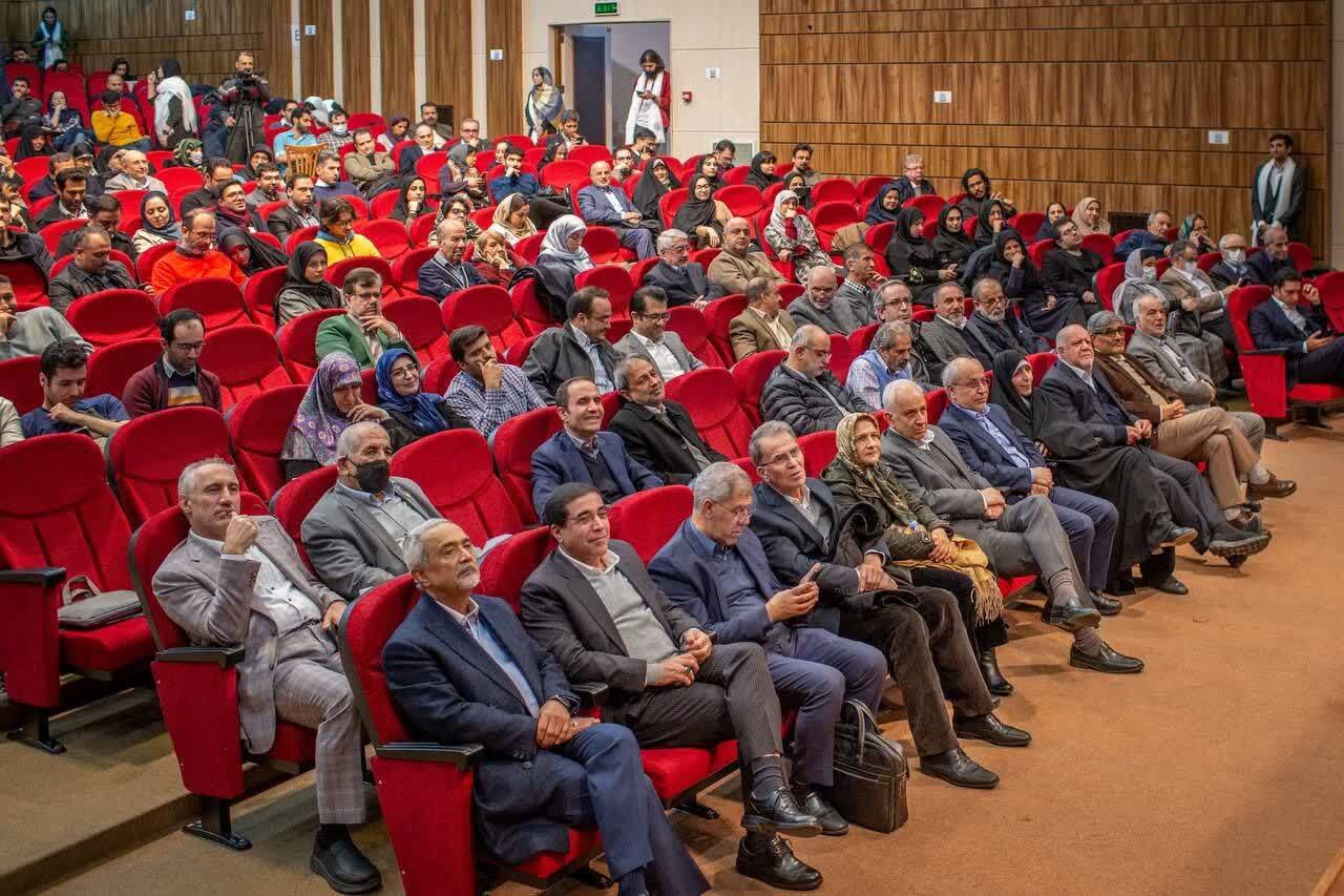 درس‌های ماندگار آموزگار «اقتصاد ایران»/ گزارش مراسم بزرگداشت دکتر مسعود نیلی در دانشگاه شریف