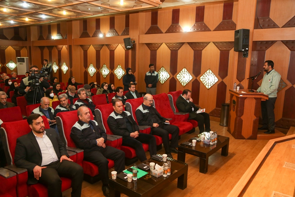 نشست خبری مدیرعامل ذوب آهن اصفهان با اصحاب رسانه نشست خبری مدیرعامل ذوب آهن اصفهان با اصحاب رسانه