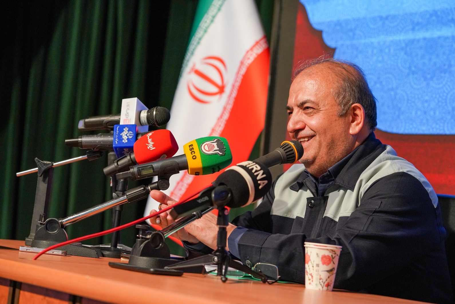 نشست خبری مدیرعامل ذوب آهن اصفهان با اصحاب رسانه نشست خبری مدیرعامل ذوب آهن اصفهان با اصحاب رسانه
