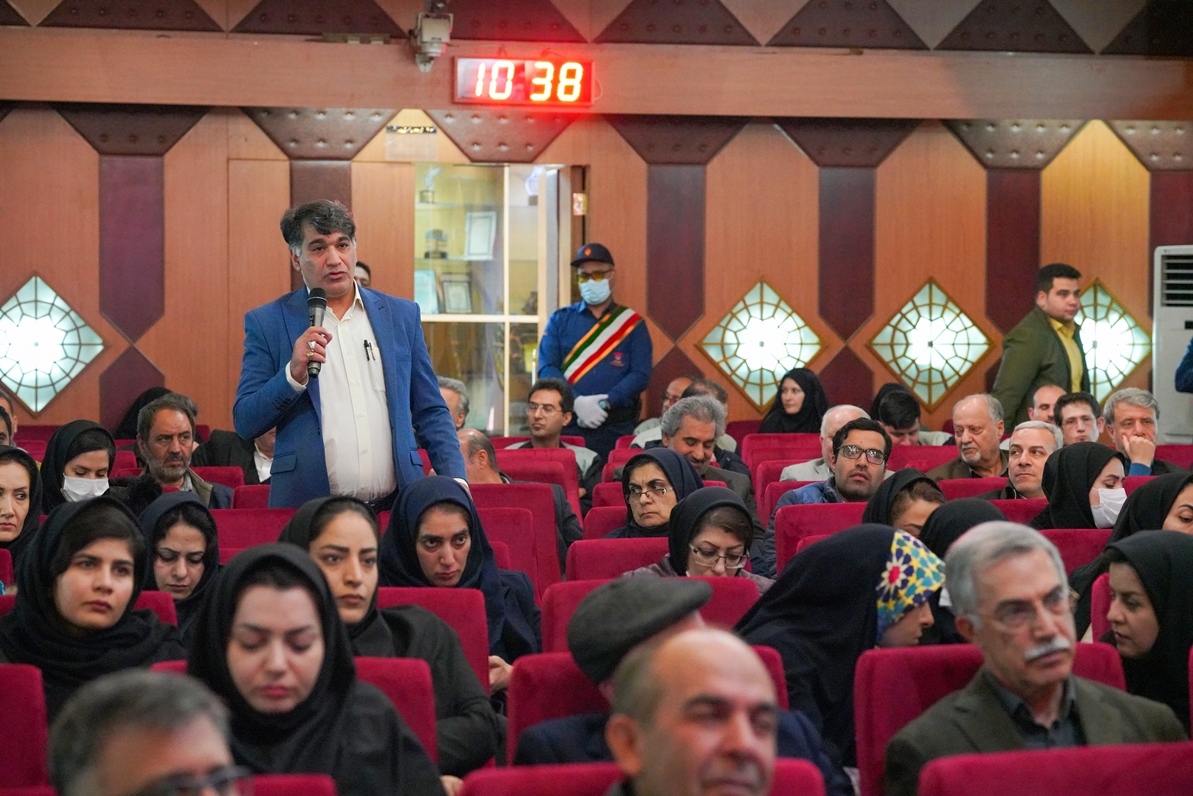 نشست خبری مدیرعامل ذوب آهن اصفهان با اصحاب رسانه نشست خبری مدیرعامل ذوب آهن اصفهان با اصحاب رسانه
