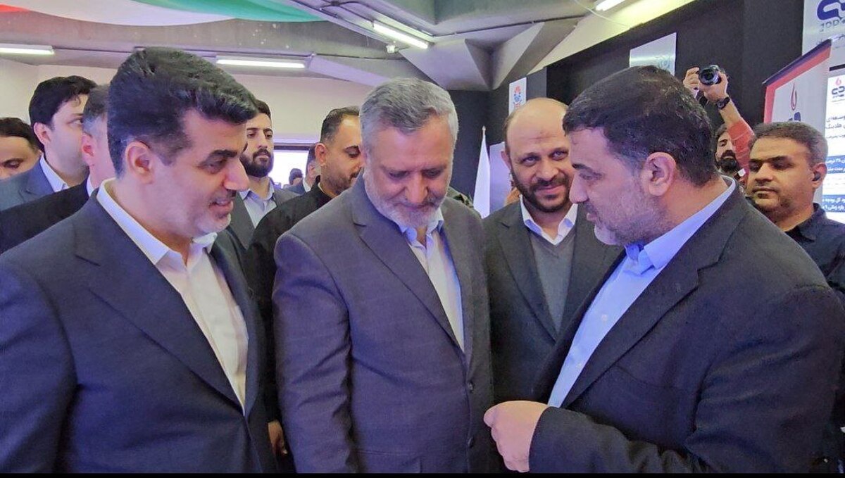 رضایت وزیر کار از میزان سودآوری و درآمد فولاد اکسین خوزستان در سال ۱۴۰۲