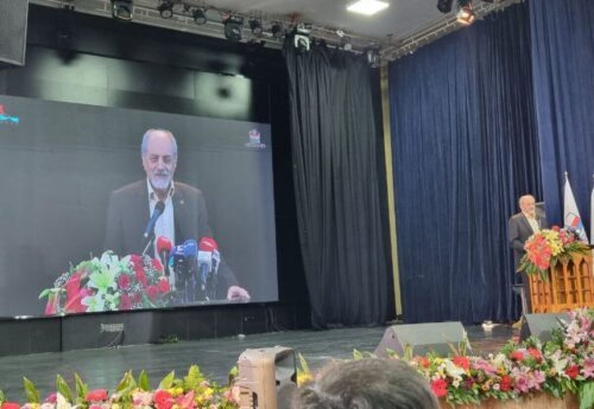 فولاد ایران می‌تواند از رتبه ۱۰ به رتبه ۷ دنیا ارتقا پیدا کند/ تولید فولاد سبز یک الزام اقتصادی است