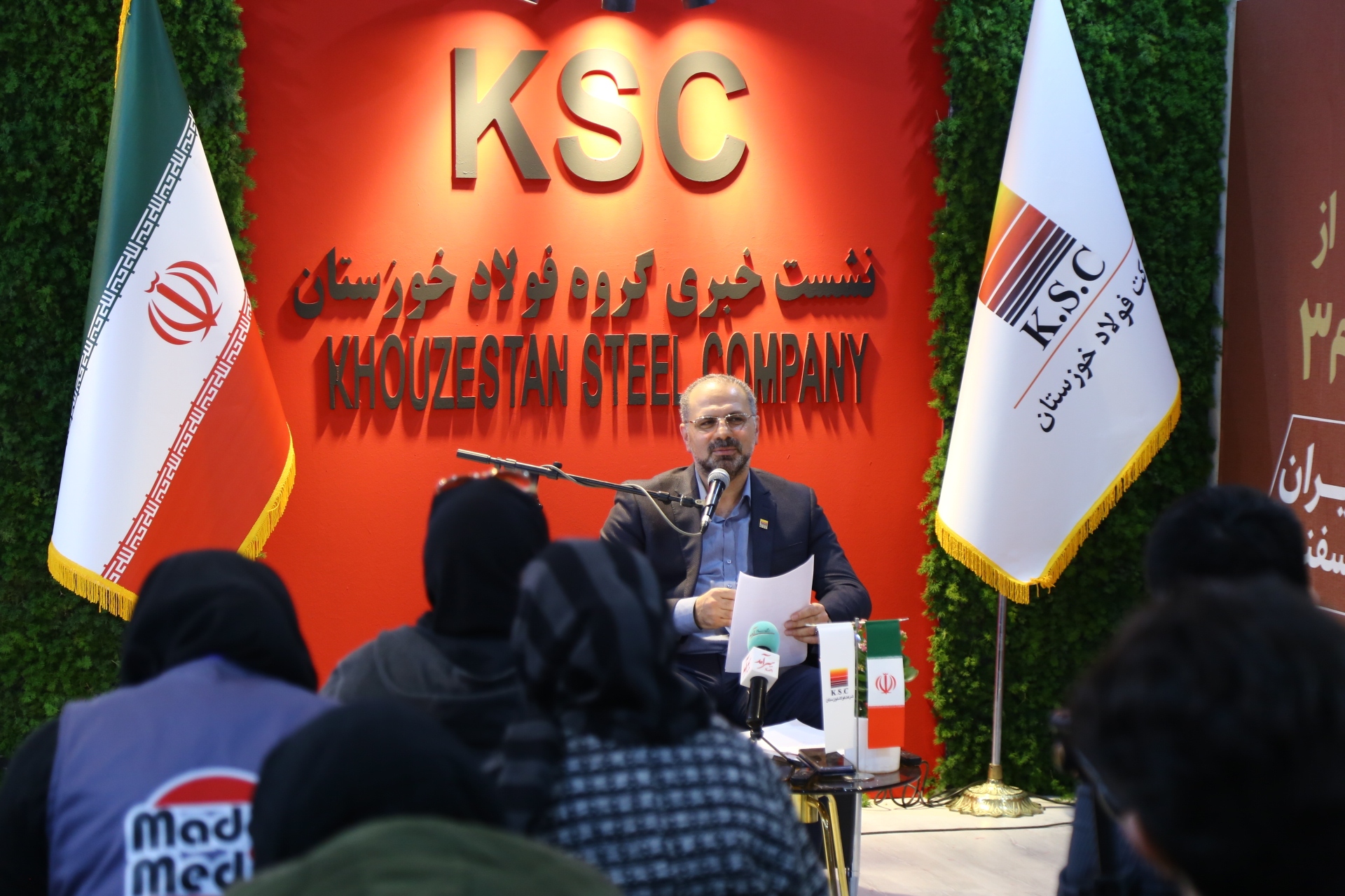 تعامل فولاد خوزستان با ۴۸۸ شرکت دانشبنیان/ در فولاد خوزستان سالانه ۱۰ تا ۲۰ میلیون دلار کاهش هزینههای ارزی داشتهایم تعامل فولاد خوزستان با ۴۸۸ شرکت دانشبنیان/ در فولاد خوزستان سالانه ۱۰ تا ۲۰ میلیون دلار کاهش هزینههای ارزی داشتهایم