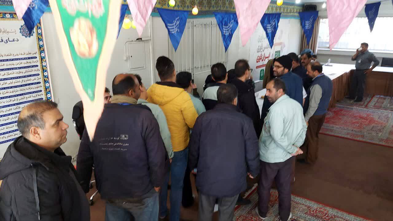 حماسه حضور تلاشگران ذوب آهن اصفهان در انتخابات حماسه حضور تلاشگران ذوب آهن اصفهان در انتخابات