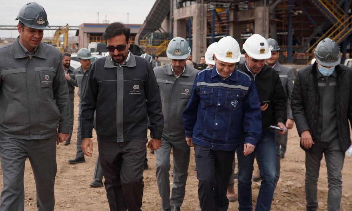 بازدید مهندس عتیقی از کارخانه در حال احداث فولادسازی و نورد گرم شرکت توسعه آهن و فولاد گلگهر بازدید مهندس عتیقی از کارخانه در حال احداث فولادسازی و نورد گرم شرکت توسعه آهن و فولاد گلگهر