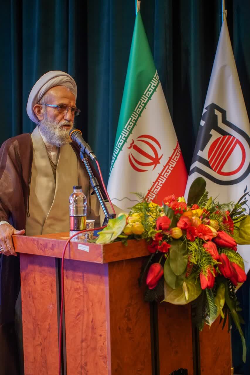 ذوب آهن اصفهان با همدلی کارکنان بر ریل پیشرفت ذوب آهن اصفهان با همدلی کارکنان بر ریل پیشرفت