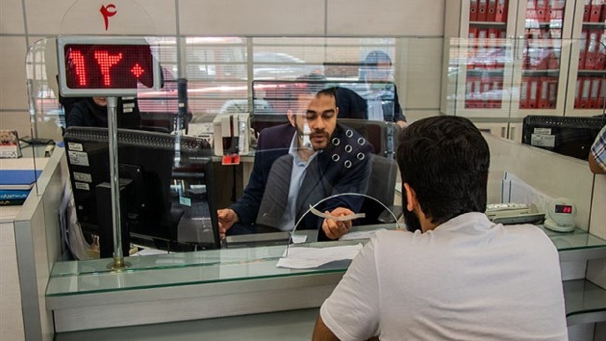 نقض نرخ مصوب سود سپرده‌ها توسط بانک‌ها چه آسیبی برای اقتصاد کشور دارد؟