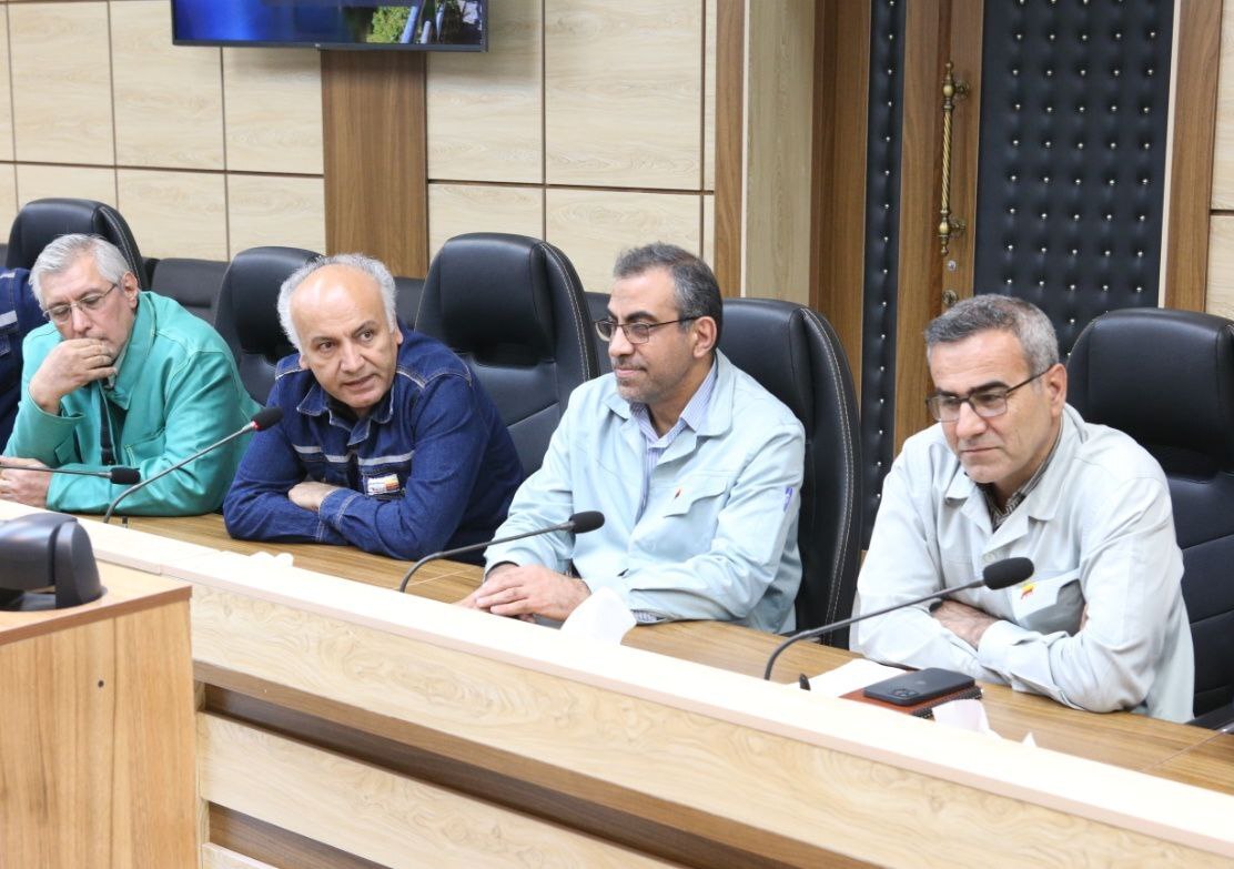 تقدیر مدیرعامل از دستاندرکاران مهار آتشسوزی در انبار فولاد خوزستان تقدیر مدیرعامل از دستاندرکاران مهار آتشسوزی در انبار فولاد خوزستان