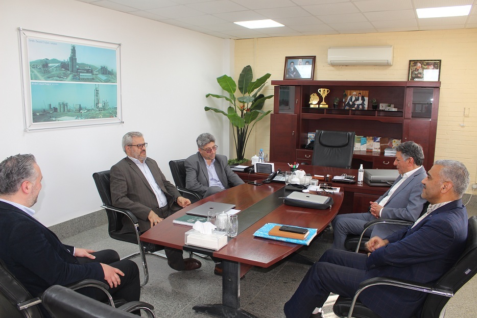 بازدید مدیرکل تعاون، کارو رفاه اجتماعی خراسان رضوی از سیمان جوین در شهرستان جغتای