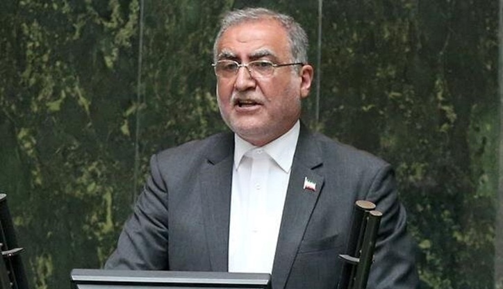 واسطه خودروی نمایندگان «علی قلی‌ها» بود که به همین خاطر عزل شد