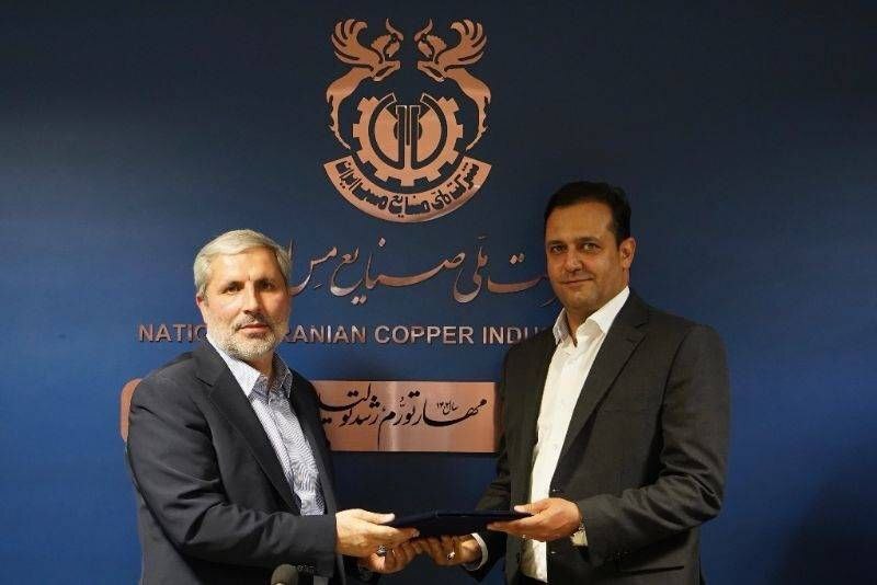 تجلیل دکتر رستمی از کارگران صنعت مس