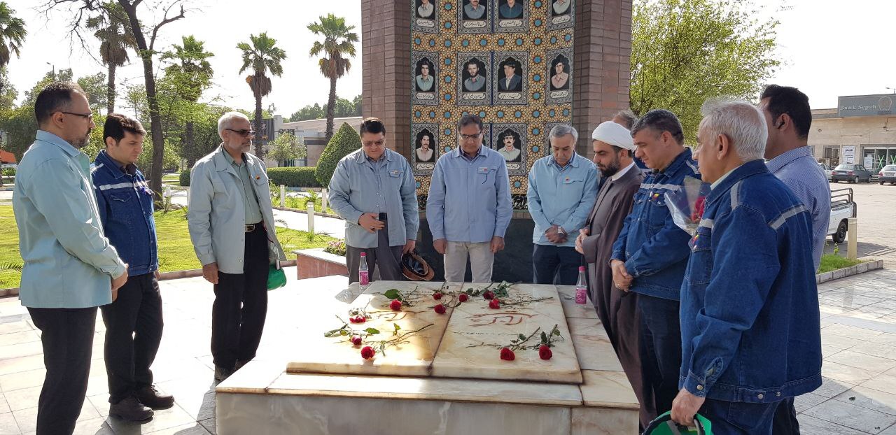 دیدار مسوولان فولاد خوزستان با کارگران بخش تولید دیدار مسوولان فولاد خوزستان با کارگران بخش تولید