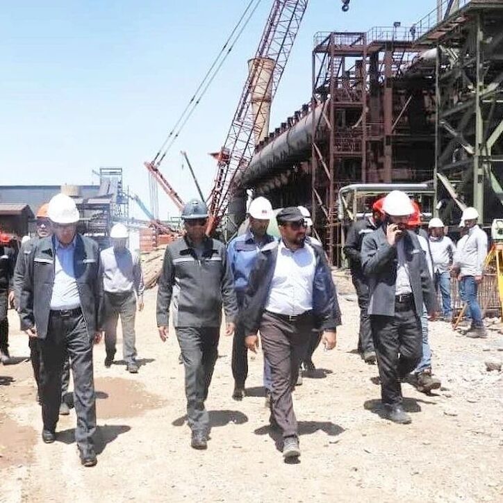 بازدید مهندس عتیقی از پروژه‌های پیشران جهان فولاد و دیدار با کارگران