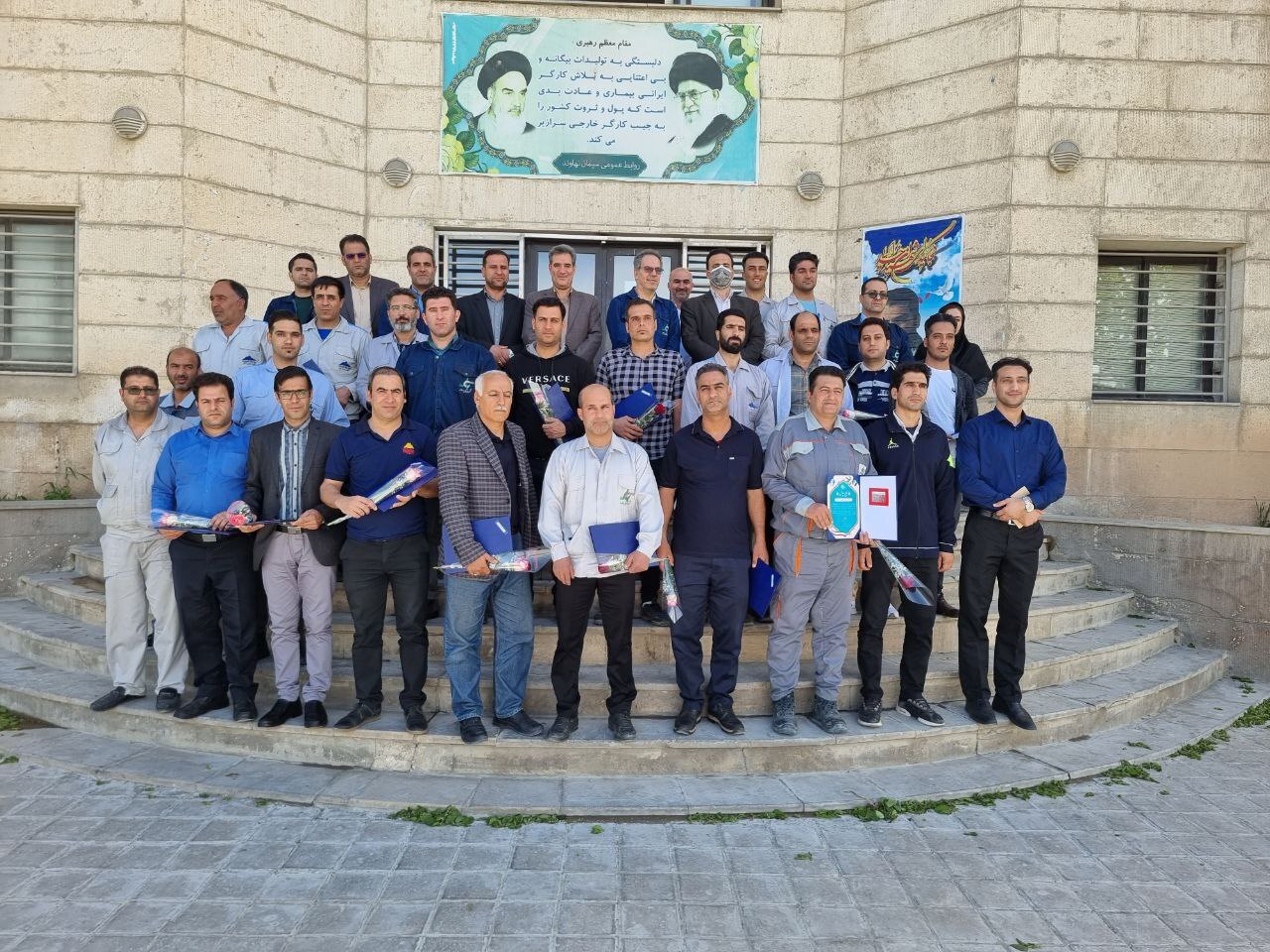 فرماندار نهاوند: حرکت کارخانه سیمان نهاوند در جهت کسب موفقیت و افتخار است فرماندار نهاوند: حرکت کارخانه سیمان نهاوند در جهت کسب موفقیت و افتخار است