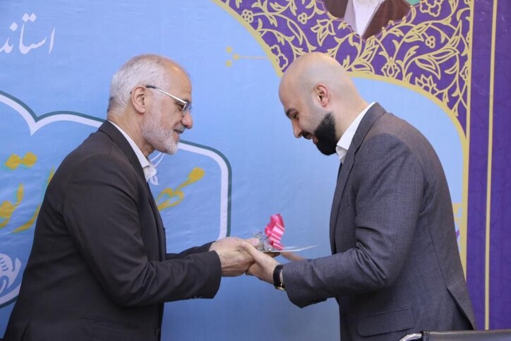 استاندار خوزستان از مدیر روابط‌ عمومی فولاد خوزستان تقدیر کرد