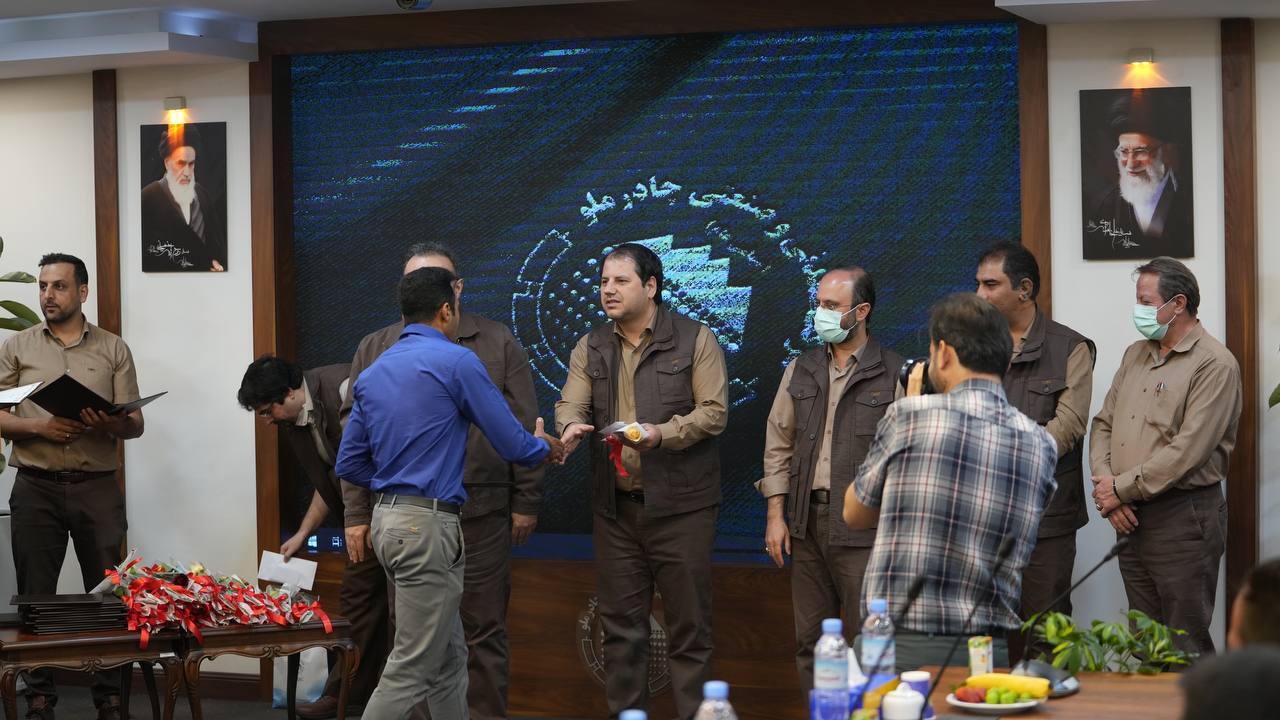 تجلیل از کارگران نمونه چادرملو