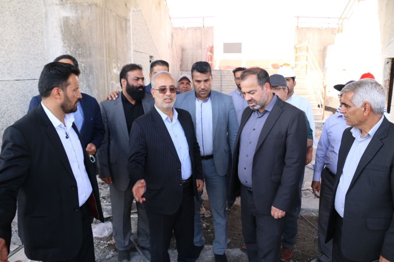 بازدید دکتر فداکار از ورزشگاه در حال تکمیل شهدای مس/ تقدیر استاندار کرمان از دکتر رستمی بازدید دکتر فداکار از ورزشگاه در حال تکمیل شهدای مس/ تقدیر استاندار کرمان از دکتر رستمی