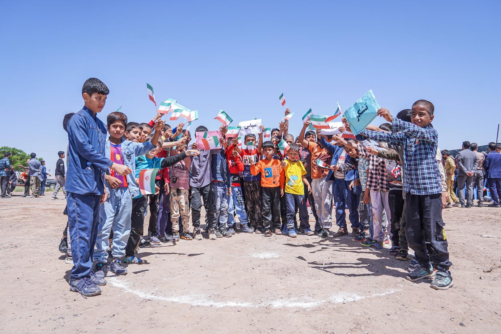 آئین کلنگ زنی مدرسه شش کلاسه سیمیدکو در روستای ابراهیمی خواف برگزار شد