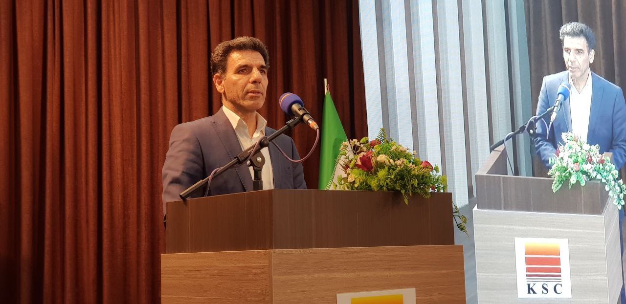 تیم فوتبال نونهالان و نوجوانان فولاد خوزستان به همراه خانوادههایشان با جامهای قهرمانی کشور از خط تولید بازدید کردند تیم فوتبال نونهالان و نوجوانان فولاد خوزستان به همراه خانوادههایشان با جامهای قهرمانی کشور از خط تولید بازدید کردند