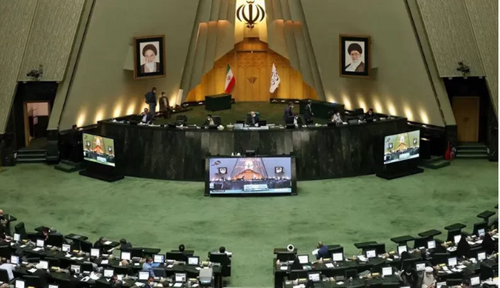 آمریکا نفتکش‌های ایران را توقیف می‌کند؟ / واکنش نمایندگان ایران: پاسخ قاطع می‌دهیم