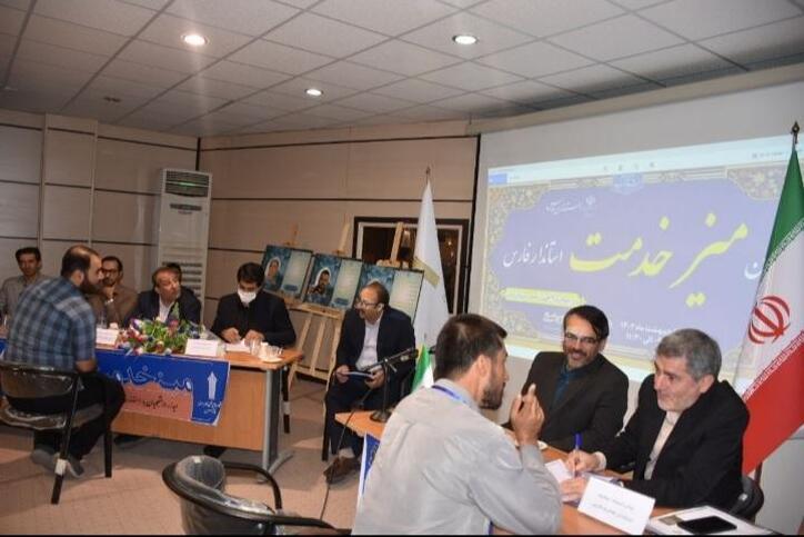 لزوم ارتباط صنعت با دانشگاه در توسعه دانش و فن‌آوری روز دنیا/ مشارکت بخش دولتی و خصوصی در توسعه فعالیت‌های تولیدی استان