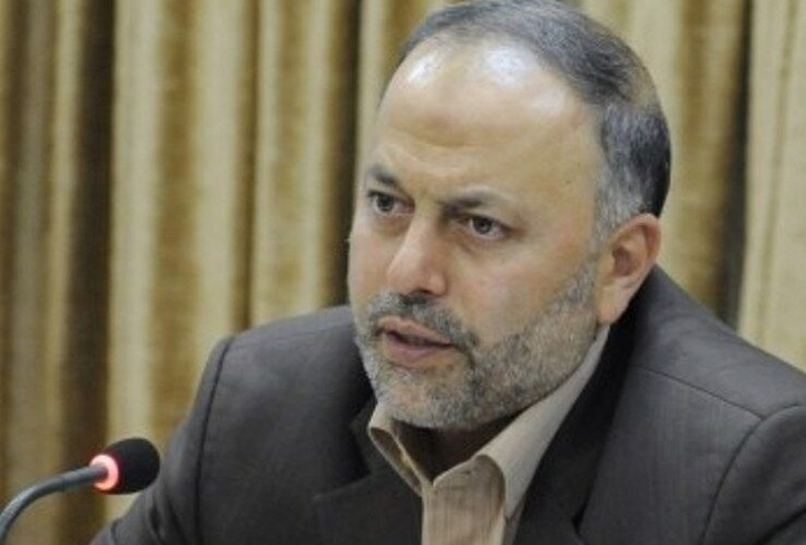 روز استیضاح فاطمی امین مباحثی مطرح شد که شب قبل در خیابان سمیه حواله ۷۰ تا ۷۵ خودرو شاسی بلند به نمایندگان مجلس داده شده
